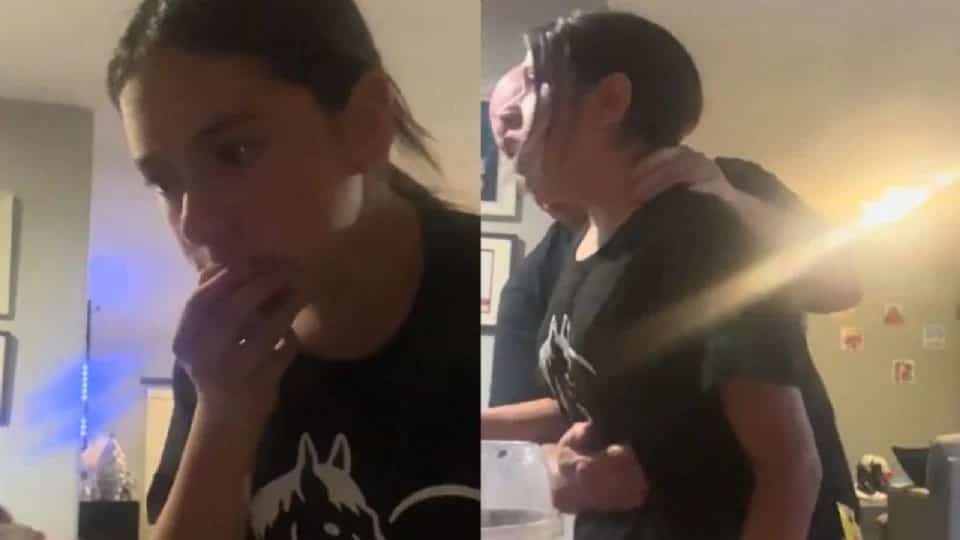 Joven casi se ahoga al intentar trend de piedra papel y tijera con comida