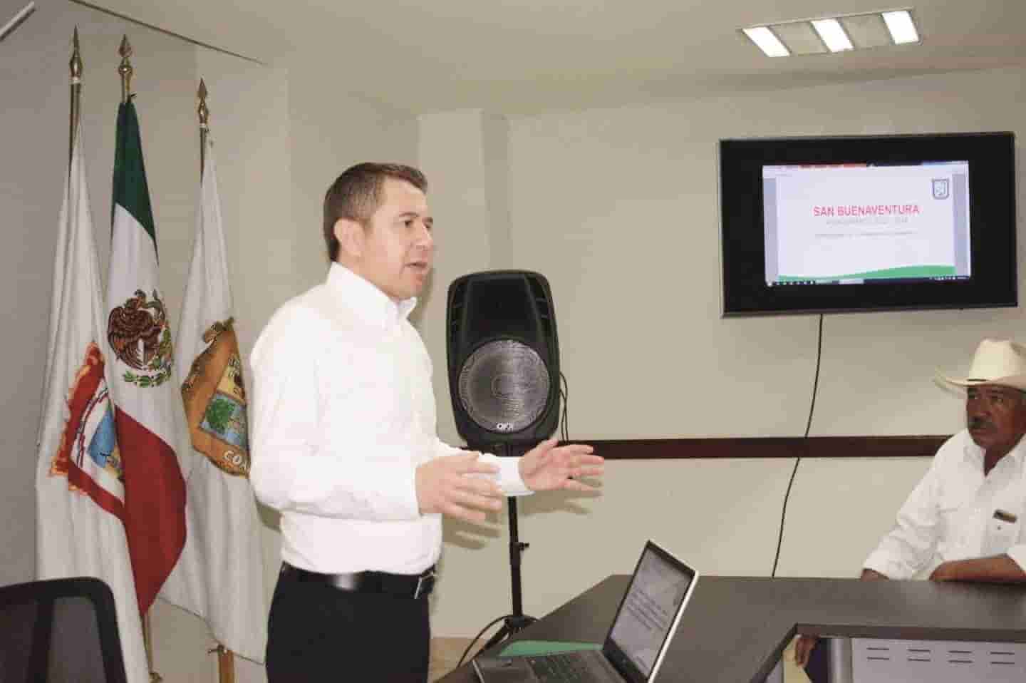 Hugo Iván Lozano Sánchez; alcalde de San Buenaventura.