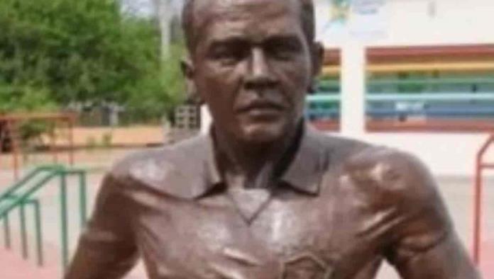 Retiran la estatua en honor a Dani Alves en Brasil