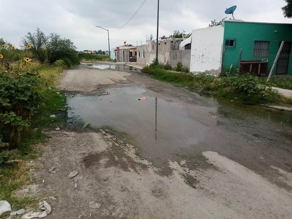 Alerta Sanitaria en La Hacienda: Vecinos Claman por Solución URGENTE al Colapso de Drenaje