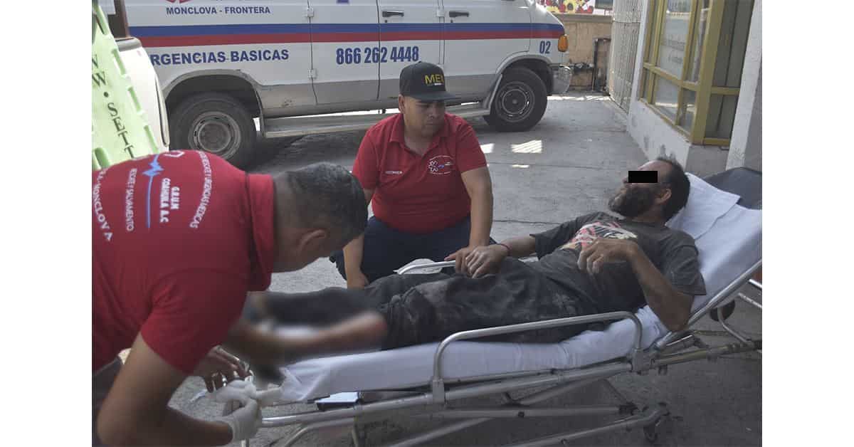 Hallan a herido tirado en la calle