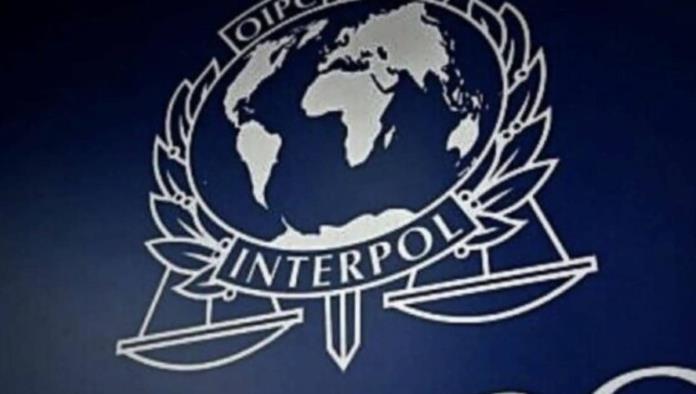 Ecuador pide a Interpol captura a exministro refugiado en México