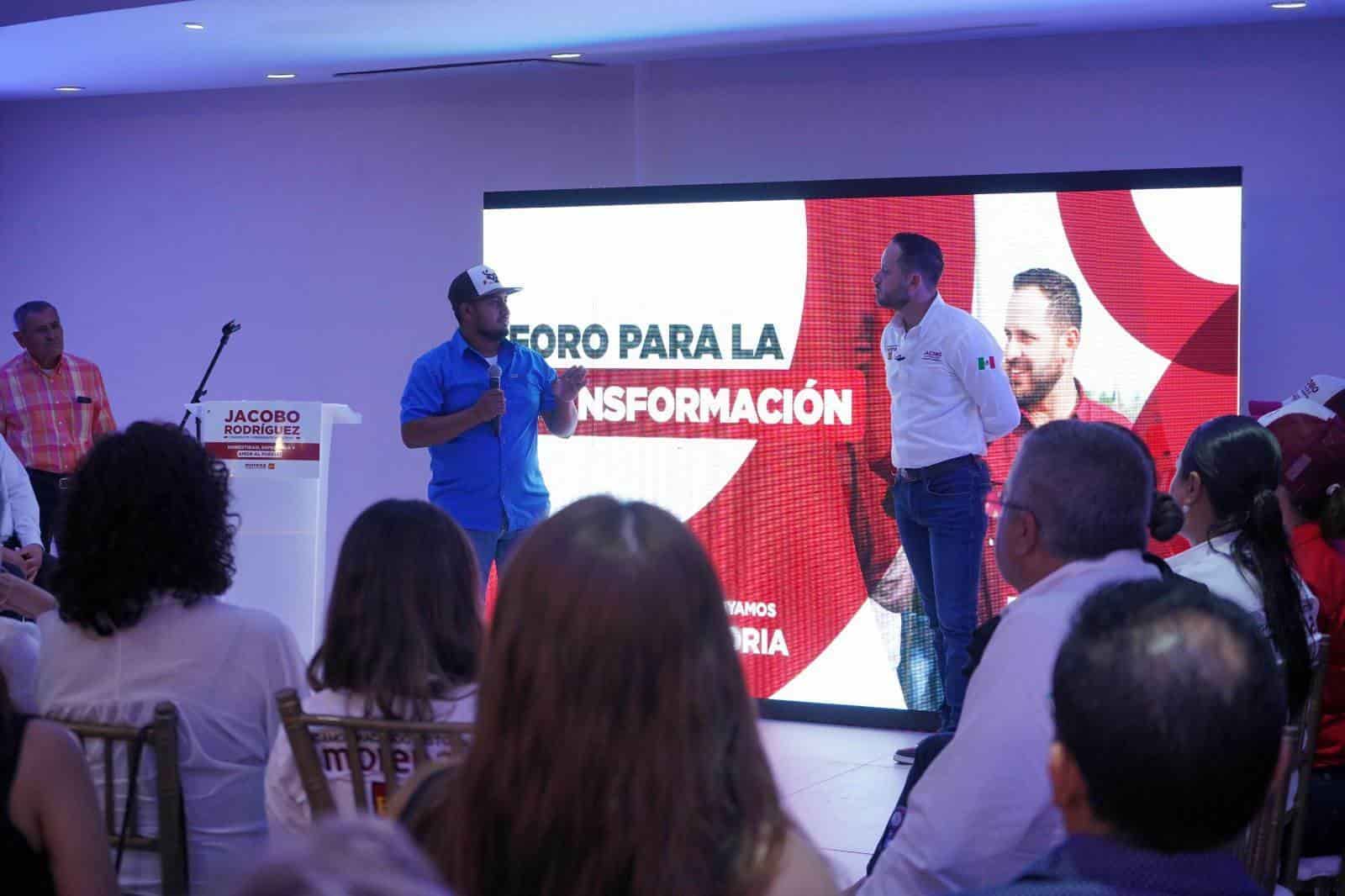 Realiza Jacobo Rodríguez foro ciudadano