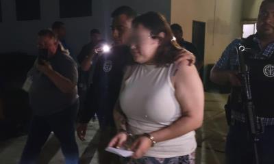 ¡Mujer roba casi $1 millón de pesos en casa de cambio!