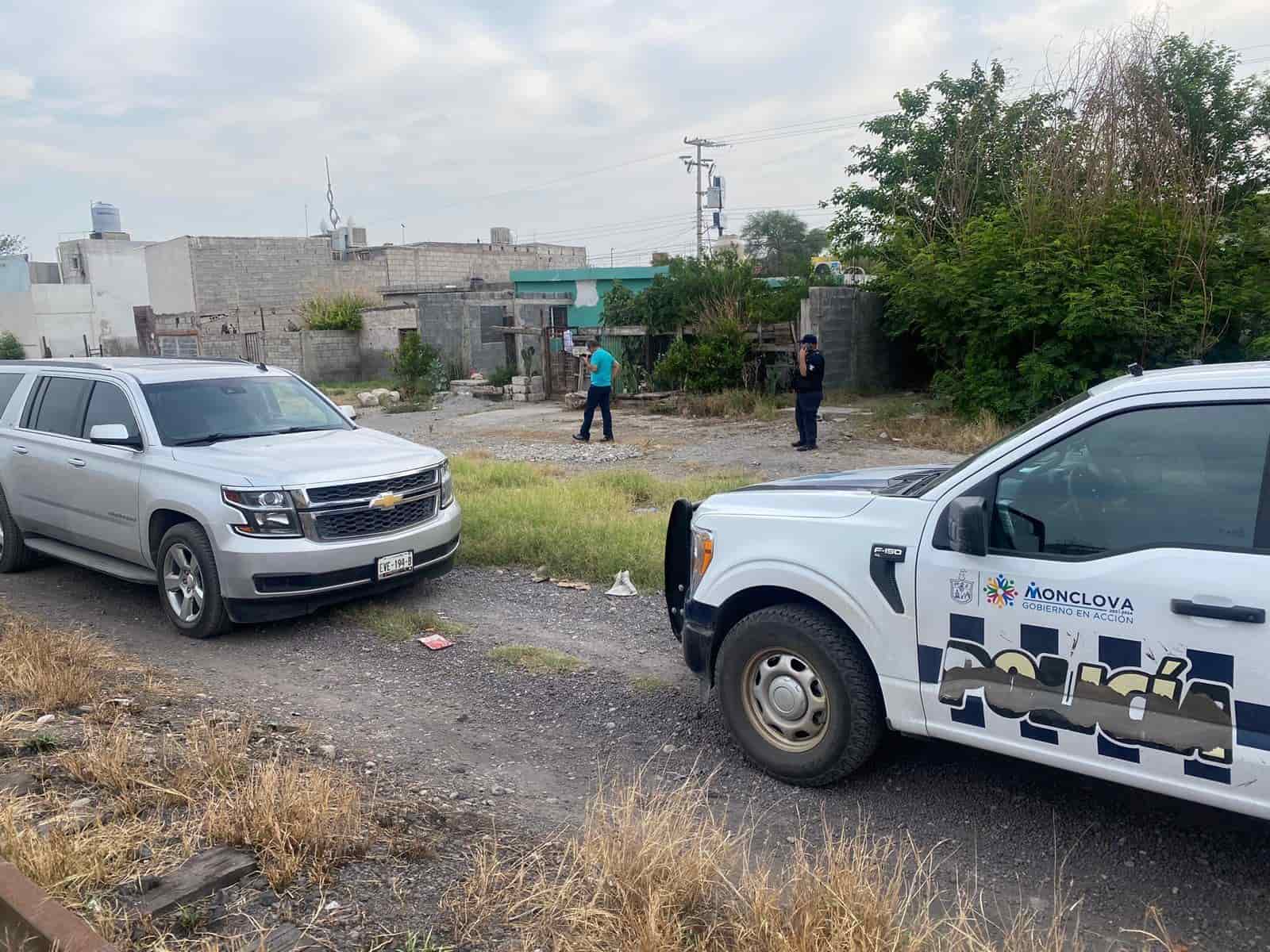 Le quitan camioneta a guardia de AHMSA