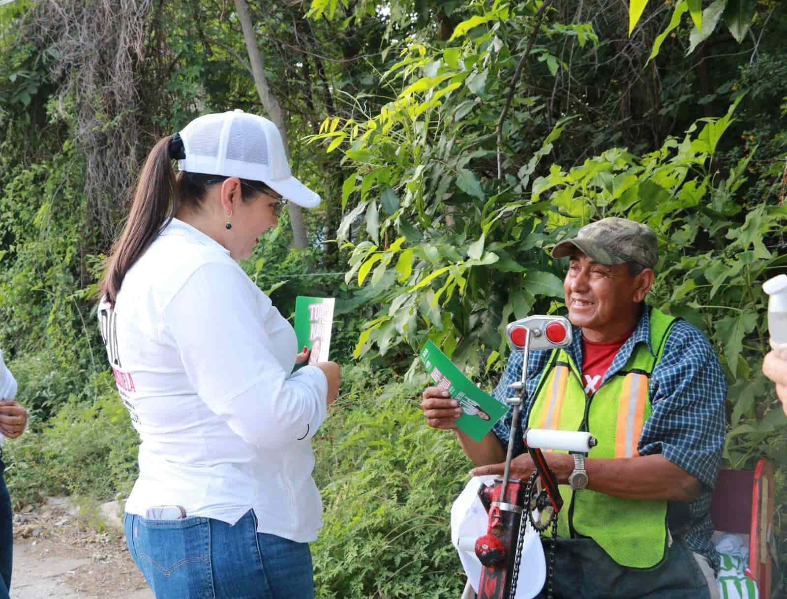 Pily Valenzuela Gallardo Realiza Recorre la Colonia Centro