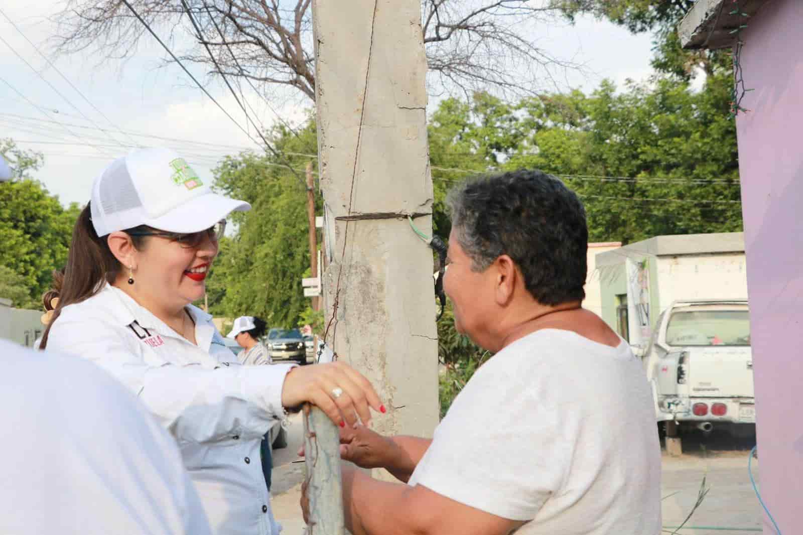 Pily Valenzuela Gallardo Realiza Recorre la Colonia Centro