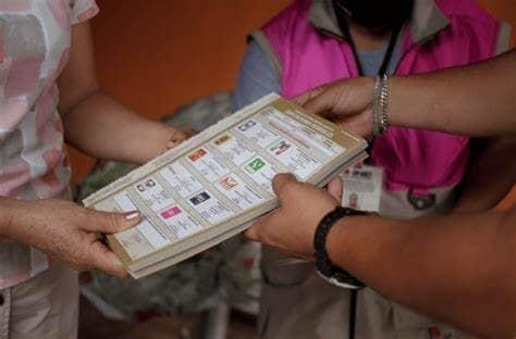 Avanza entrega de documentos para elecciones 