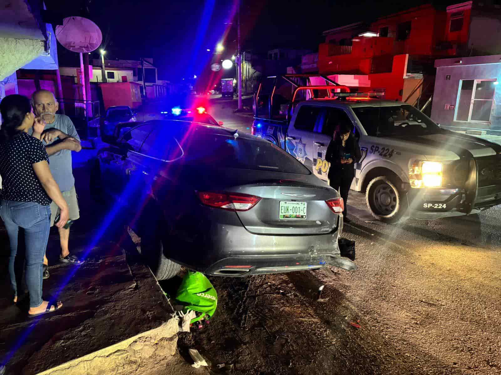 Se queda dormido y ‘rebota’ en 300