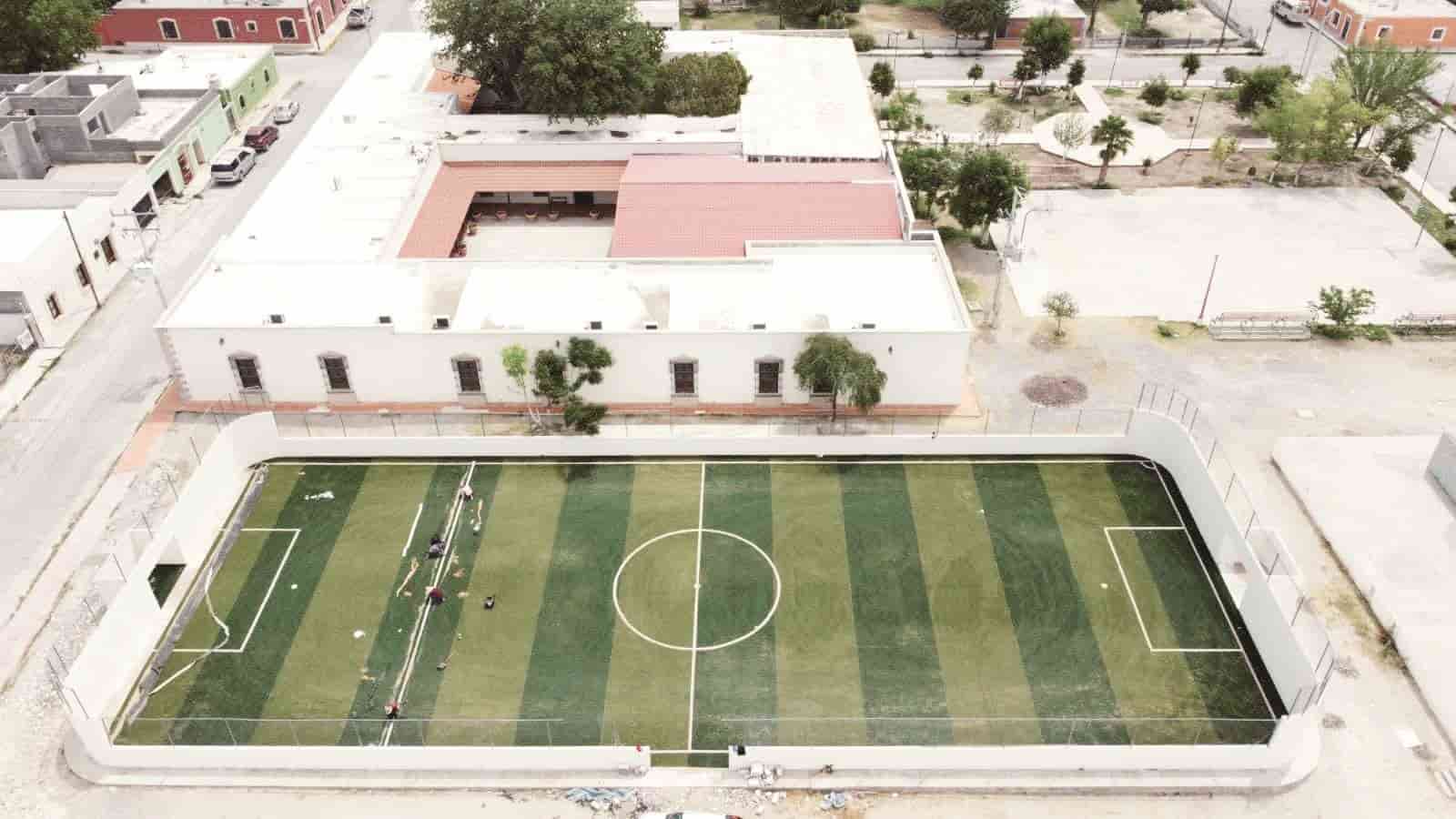 Supervisan rehabilitación de cancha Gobernadores