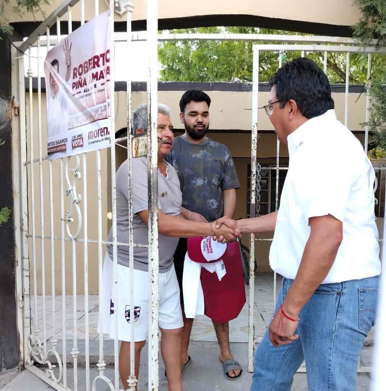 El candidato de MORENA a la alcaldía de Frontera recorrió este sábado las calles de la colonia Occidental.