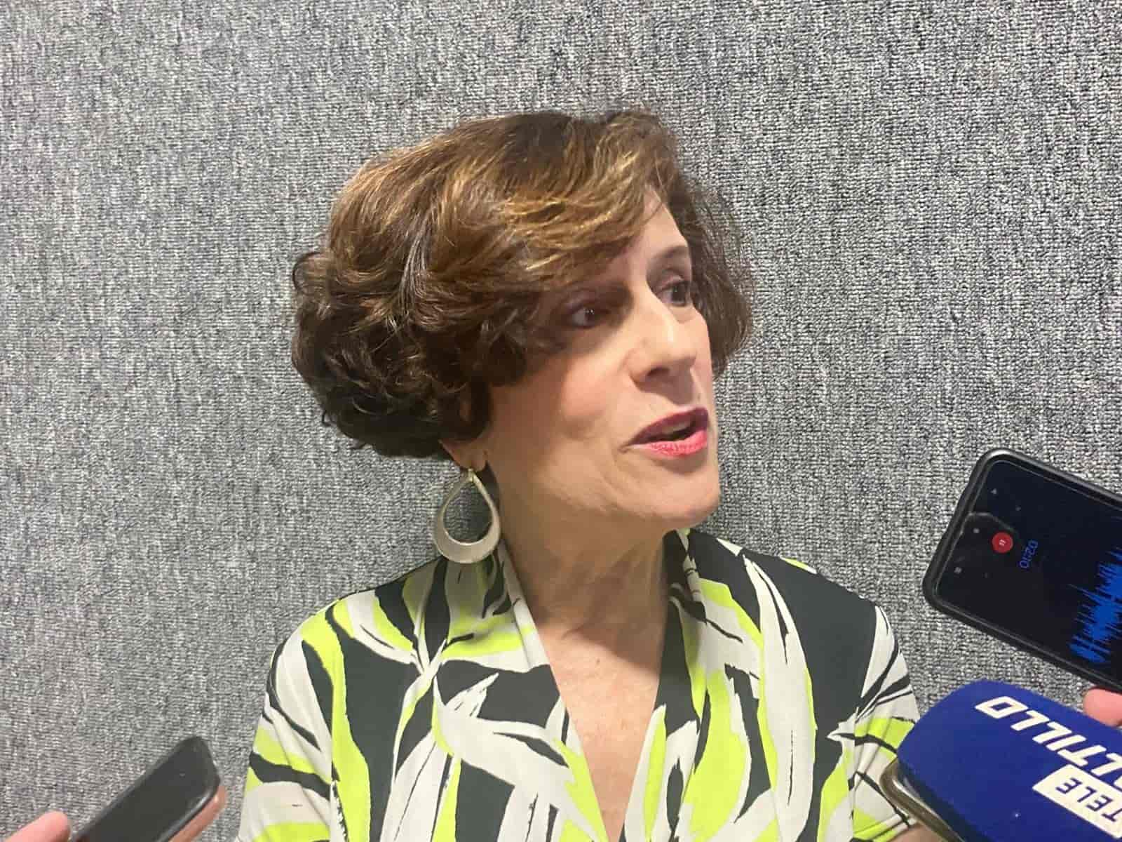 Dresser también lamentó la apatía política entre los jóvenes y la falta de conciencia sobre los riesgos que enfrenta el país.