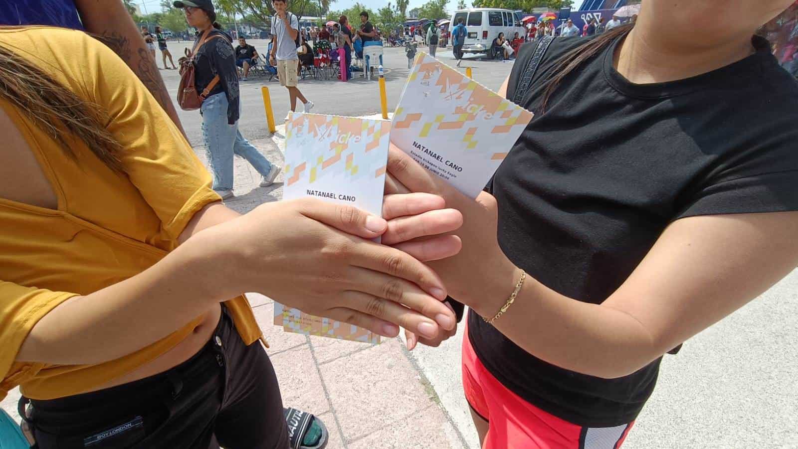 Fila de 17 horas por boletos de Natanel