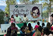 Celebra Conalep Múzquiz a Madrecitas de estudiantes