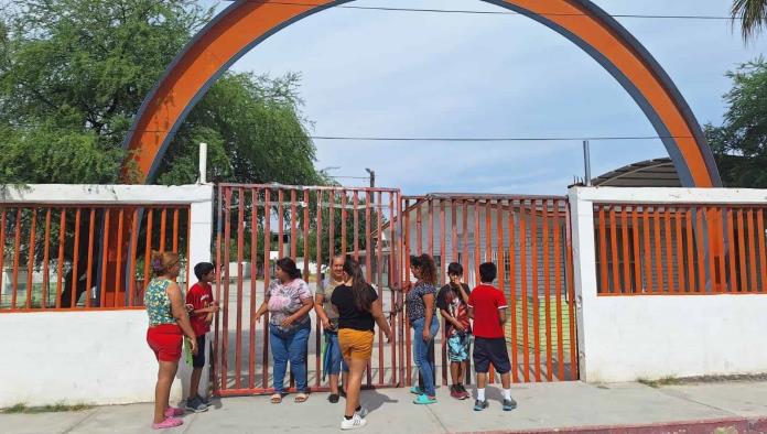 Piden escuelas salir a las 11 a.m