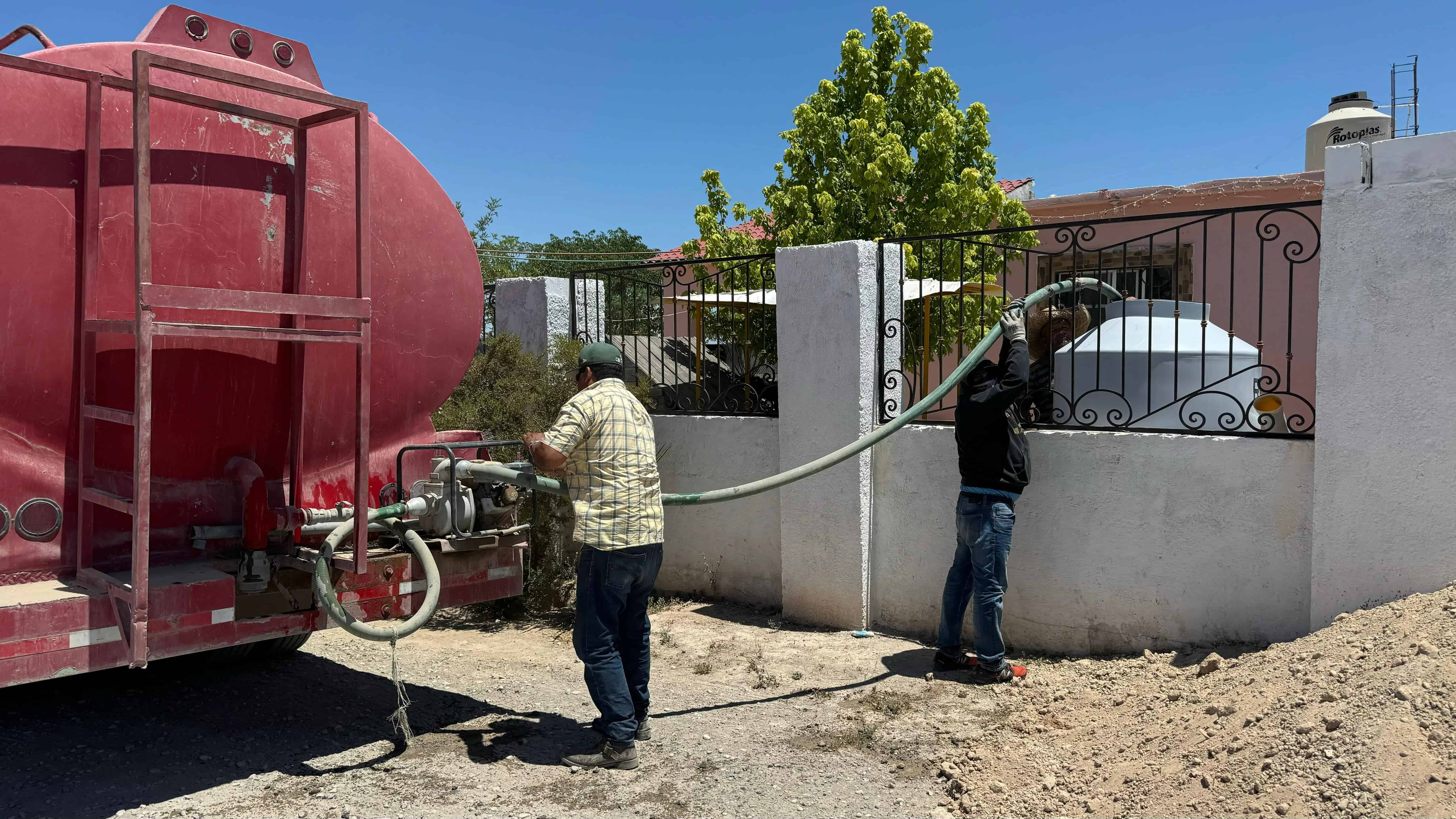El ayuntamiento de Frontera se declaró listo para hacer frente a la demanda de agua en favor de familias que carecen de la red de agua potable.
