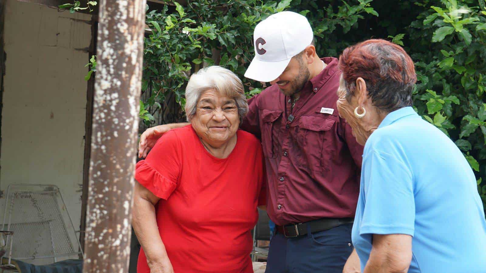 Presenta Jacobo Rodríguez más propuestas durante su recorrido en Villa de Fuente