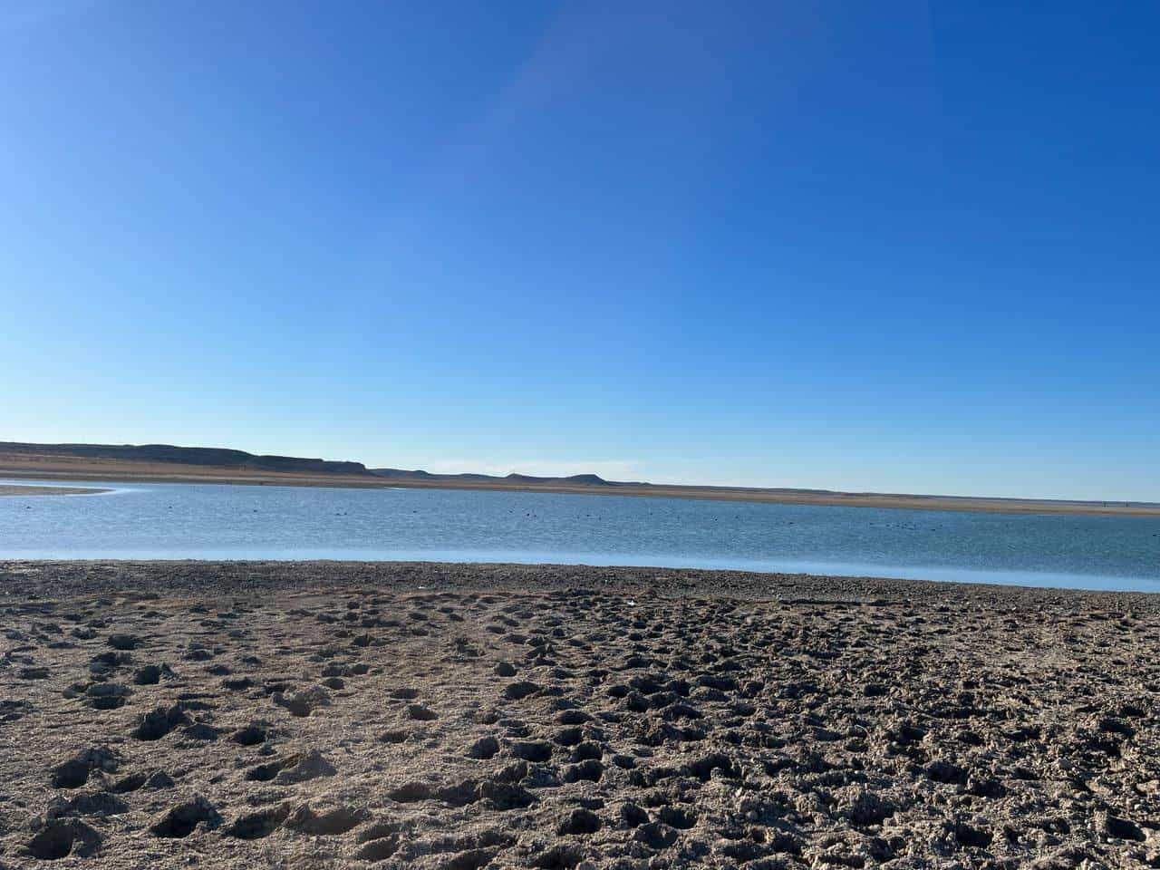Aparecen cuevas y restos humanos en la Presa de la Amistad