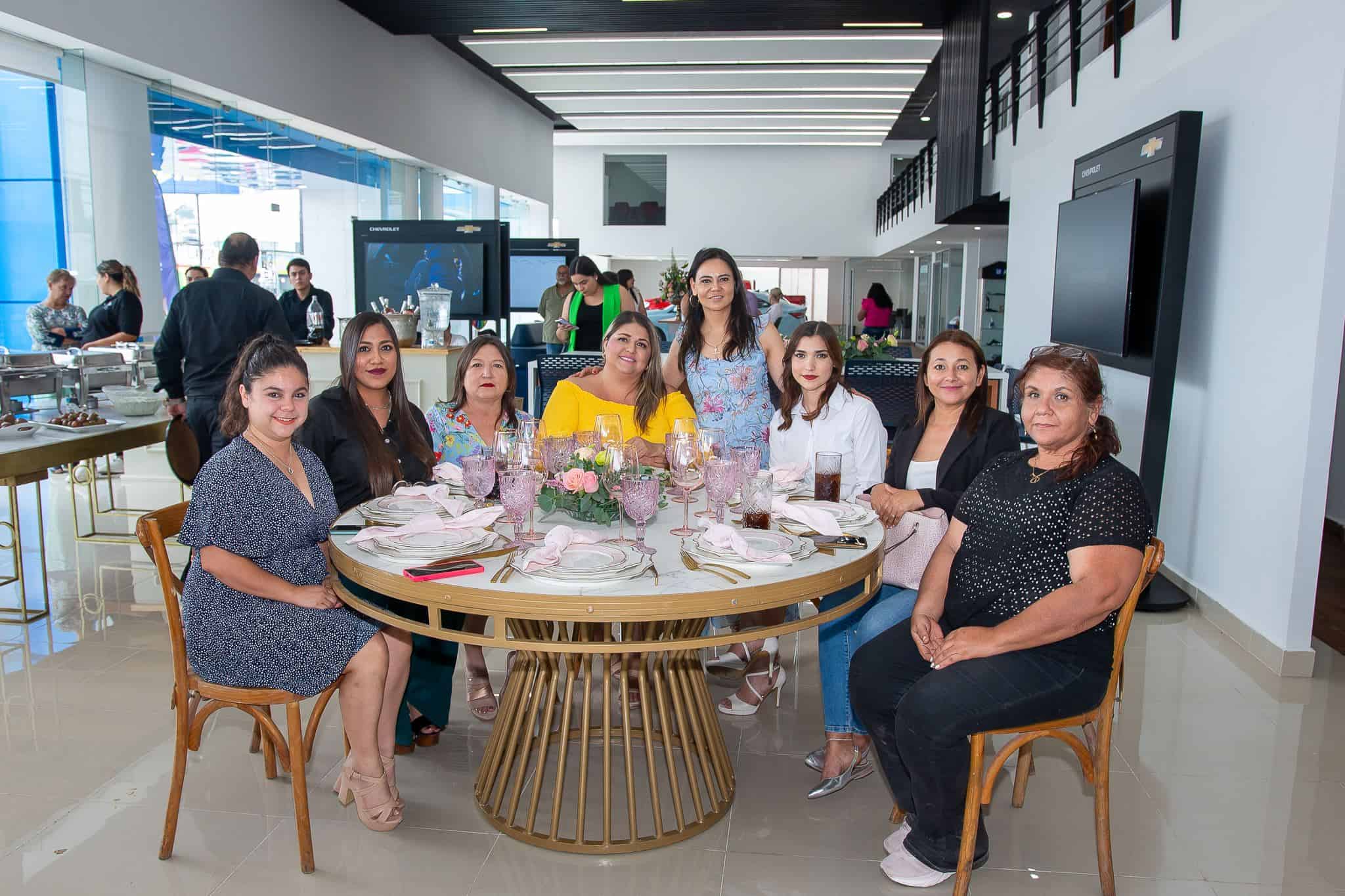 Celebran GARKAM y GIK a las madres