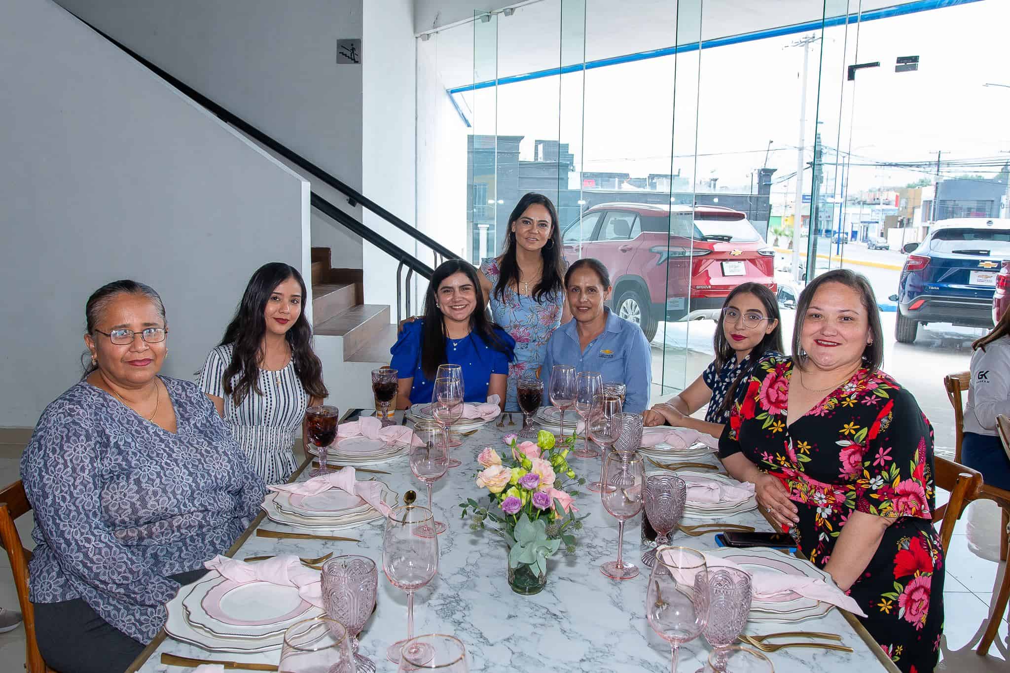 Celebran GARKAM y GIK a las madres