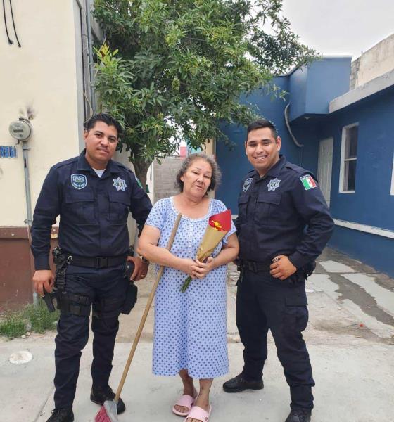 Lleva Policía Estatal alegría a madres en Coahuila