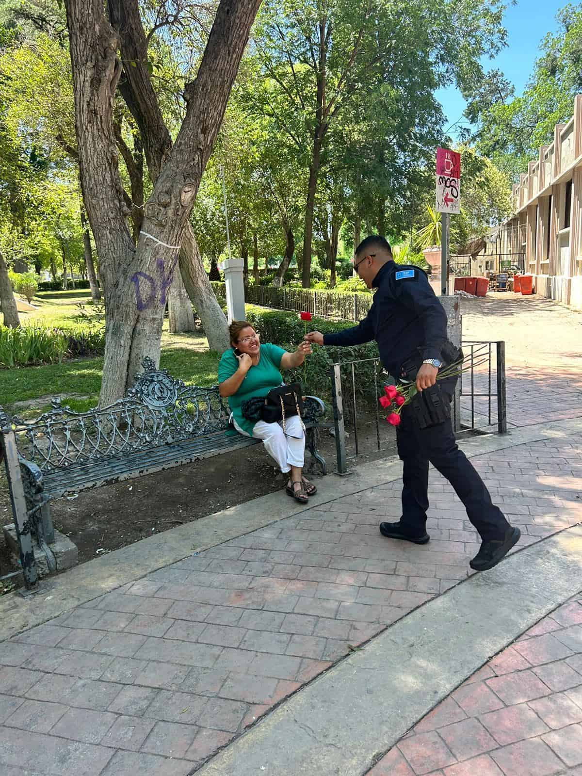 Lleva Policía Estatal alegría a madres en Coahuila