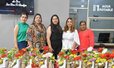 Celebran a empleadas municipales de Nava con reconocimiento especial 