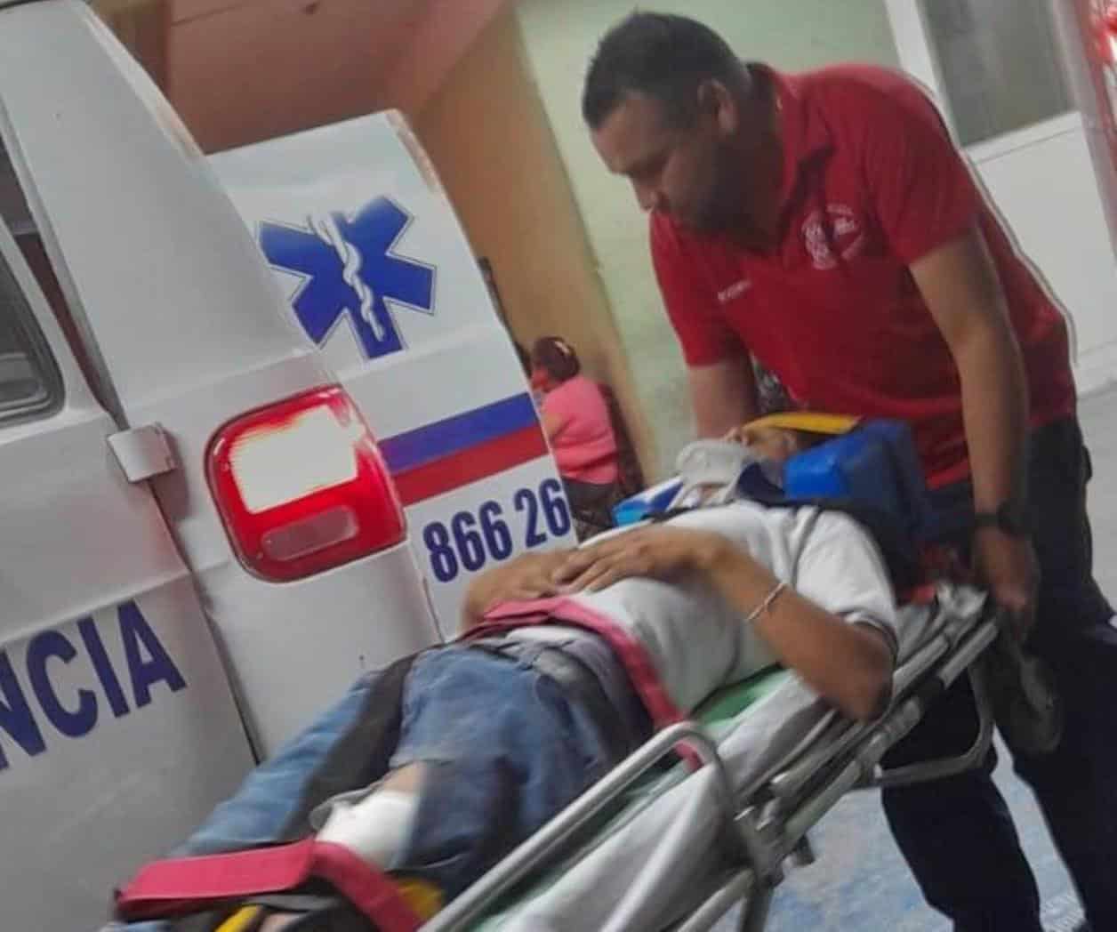 Derrapa su motocicleta En ‘Las Torres, Él menor resultó lesionado