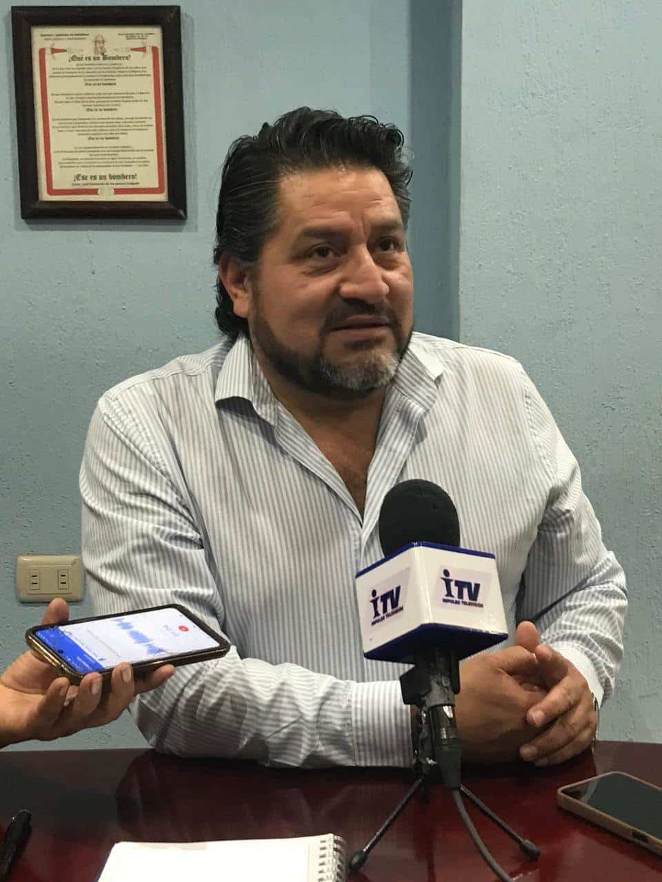 Deben padres evitar que sus hijos manejen