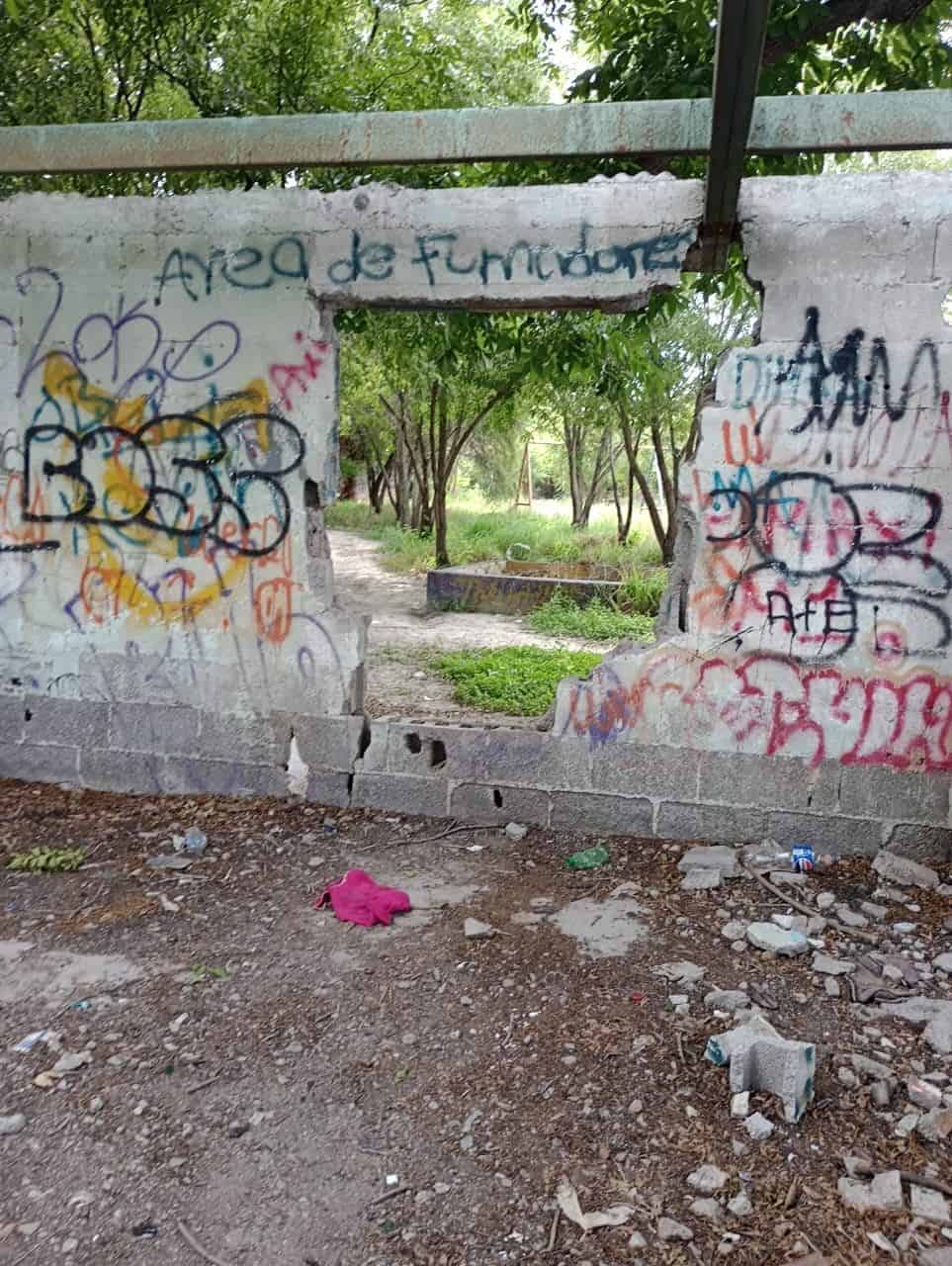 En deplorable abandono el Parque Deportivo AHMSA