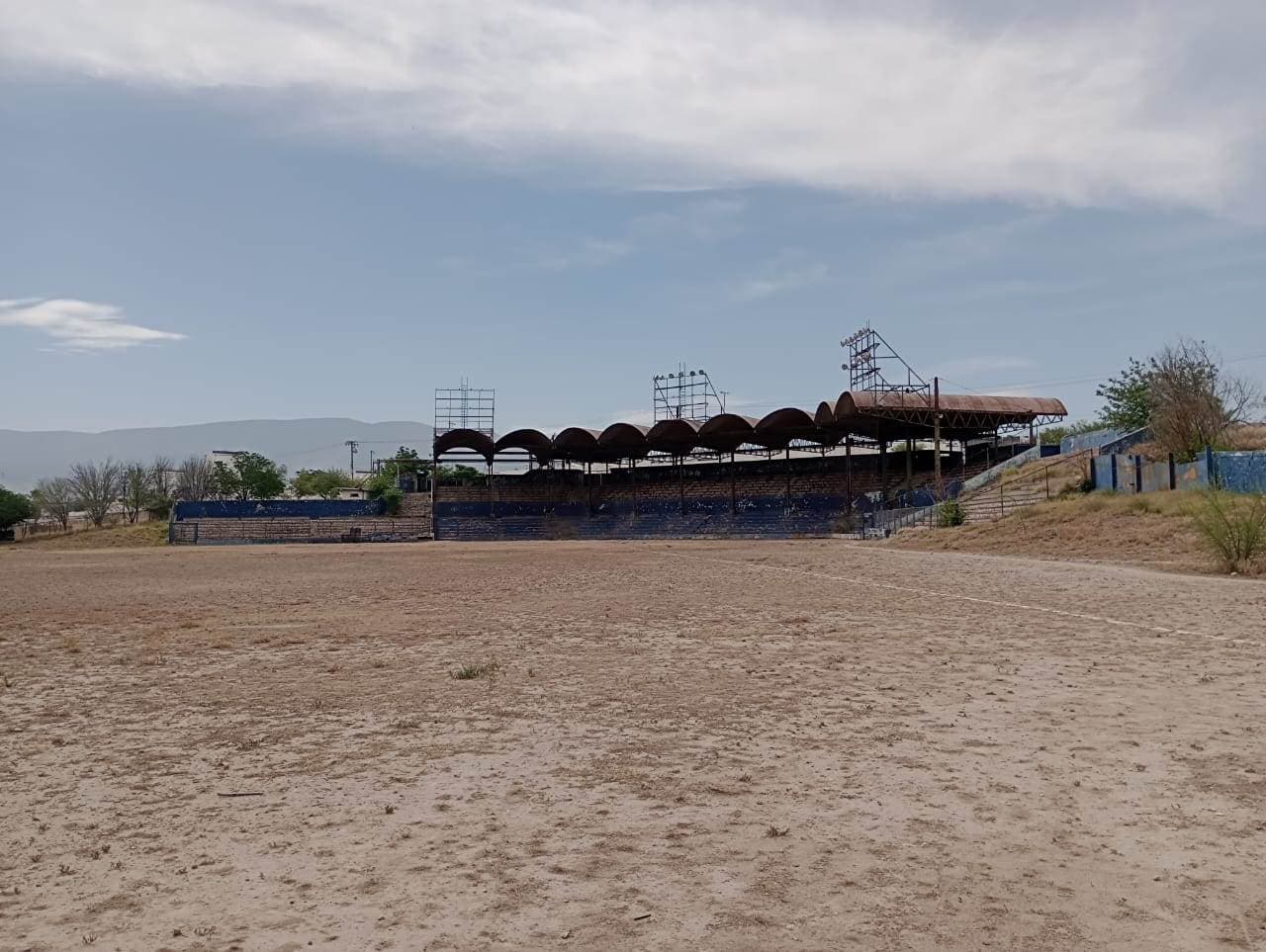 En deplorable abandono el Parque Deportivo AHMSA