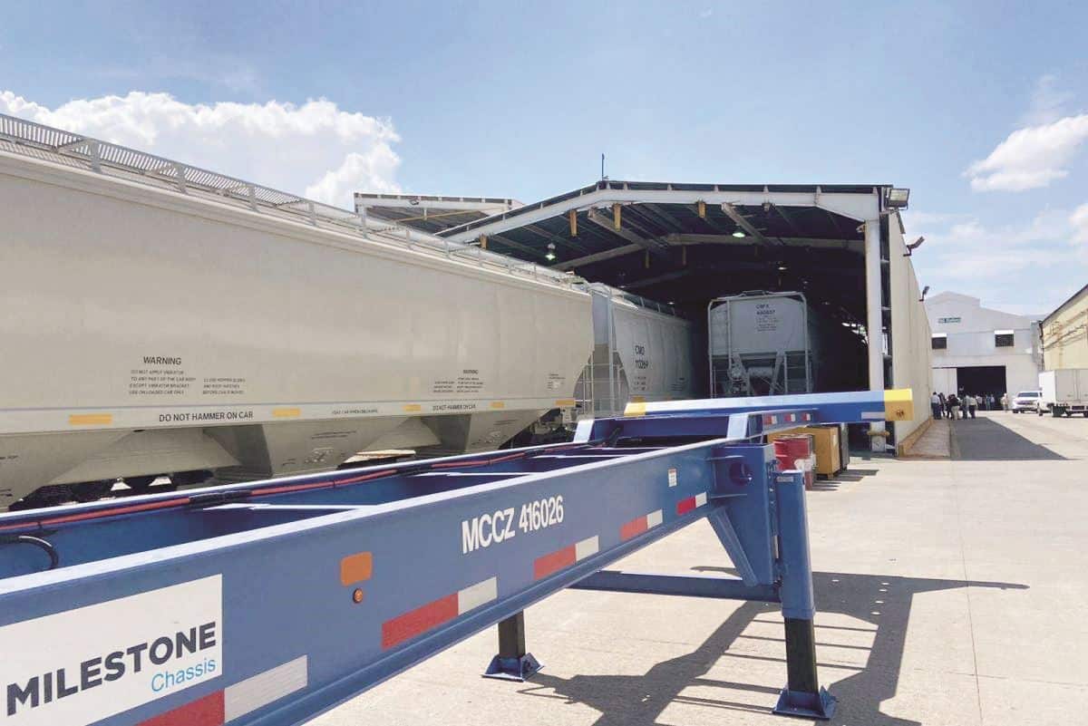 Resguardan empresas a empleados del calor
