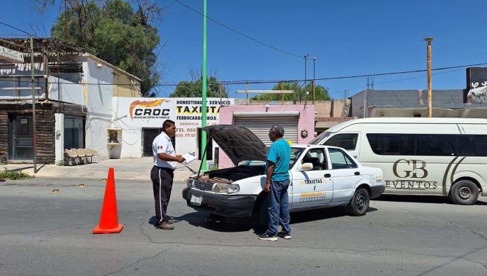 Revisarán condiciones de taxis