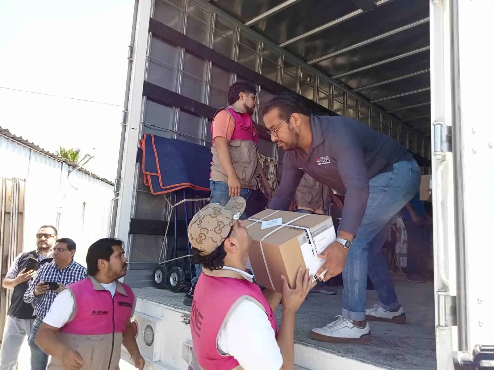 Este lunes iniciaron las labores de embarque y remisión de paquetes con documentación electoral para la elección de Ayuntamientos.