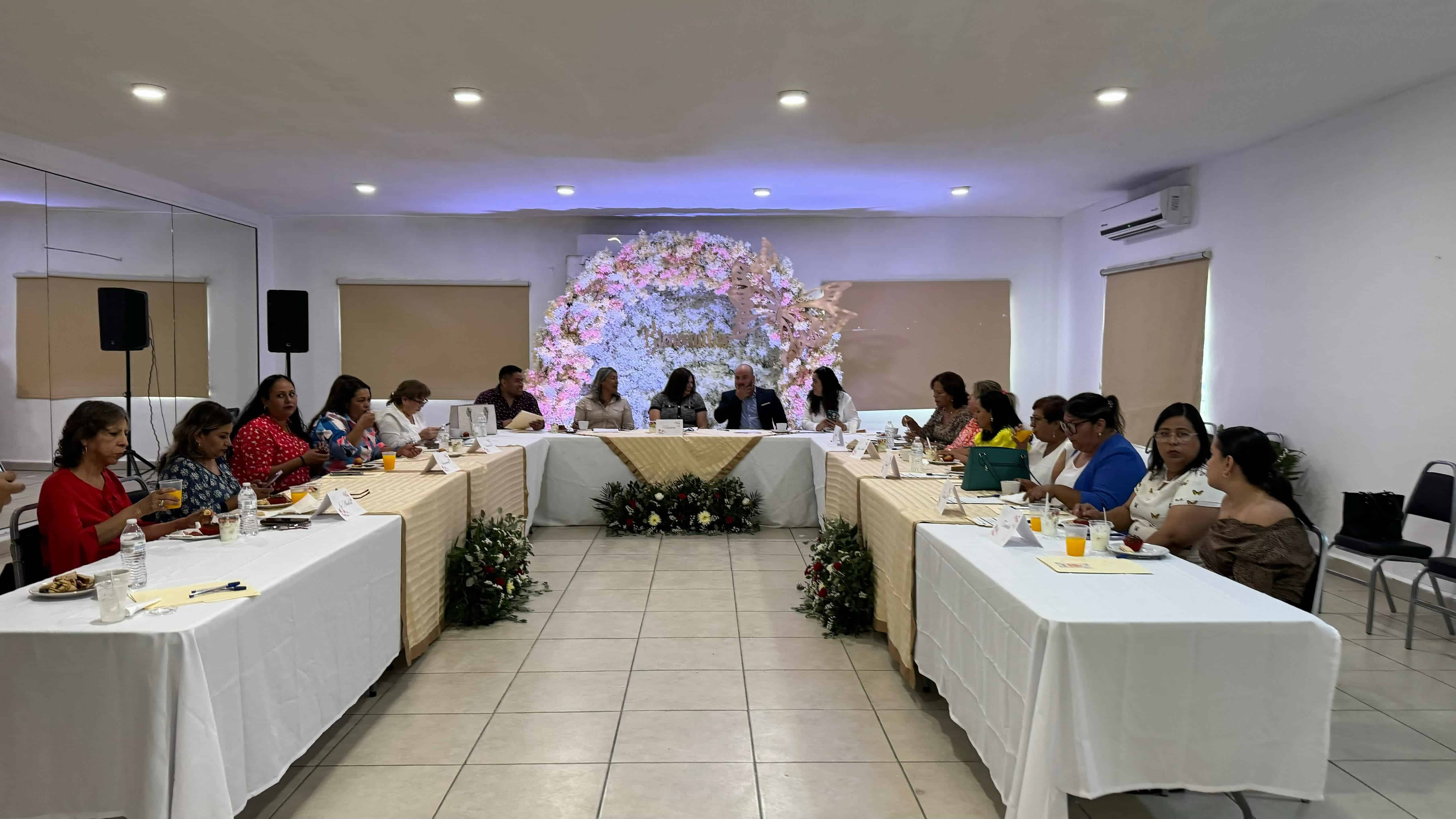Realizan reunión del DIF.