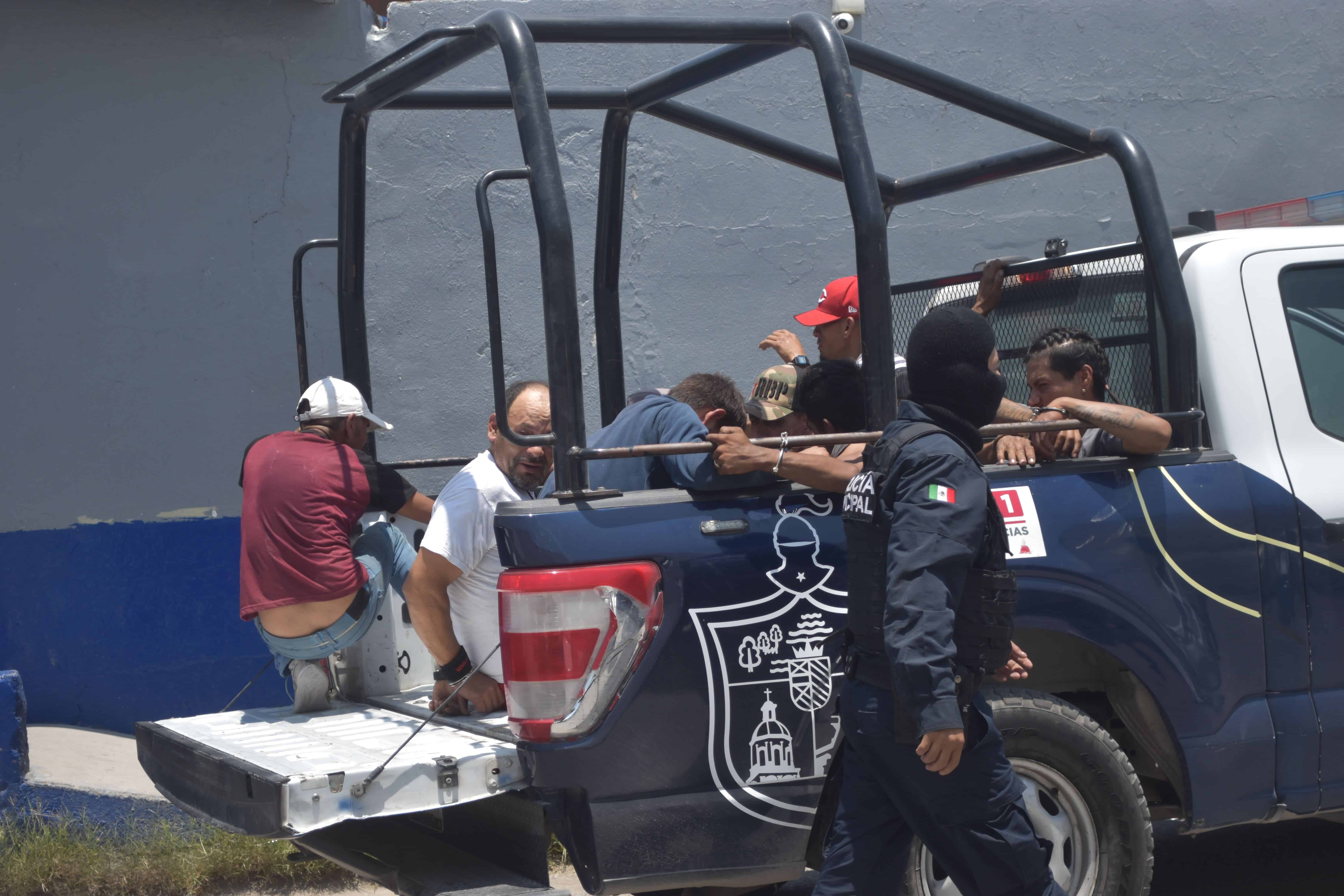 Deja ‘mega operativo’ 14 hombres detenidos