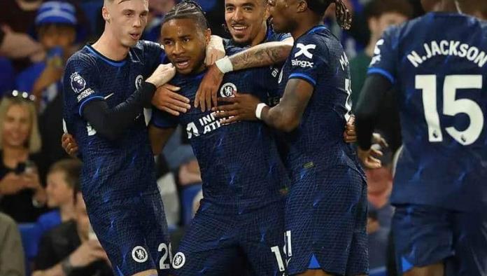 Chelsea se afianza en puestos europeos de Premier League