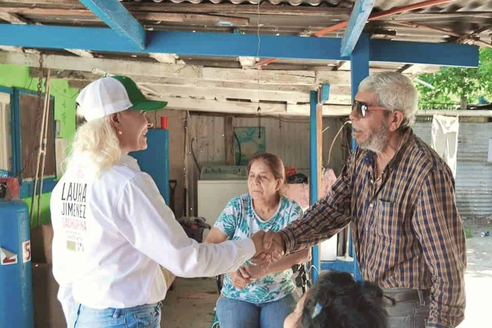 Establece Laura compromiso con la juventud