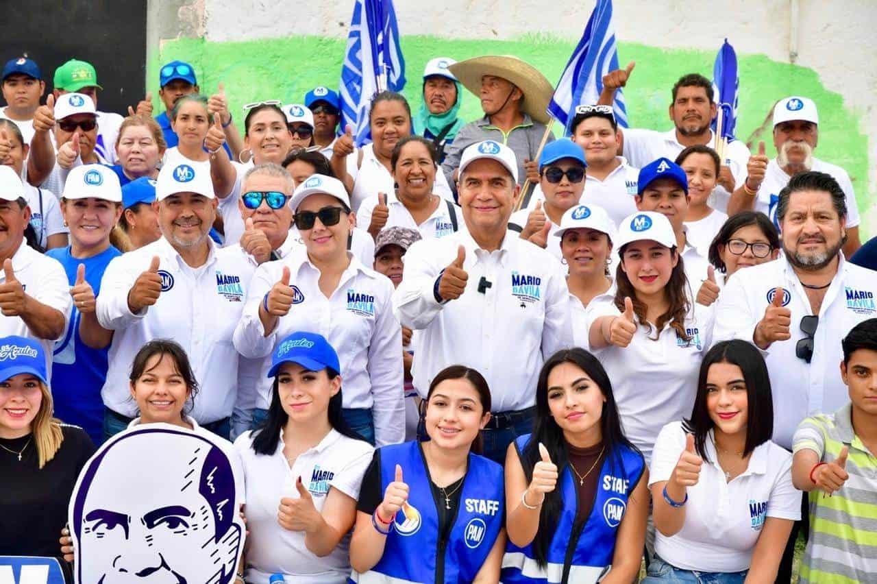 Las colonias: Lucrecia Solano, Loma Linda y la Zona Centro, recibieron la presencia del candidato del PAN a la alcaldía, Dr. Mario Dávila, que recorrió las calles de estos sectores, para presentar sus propuestas.