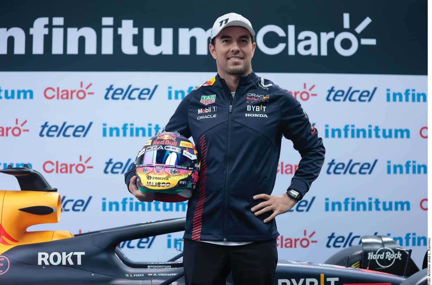 Rinden Checo y F1 homenaje a Senna 