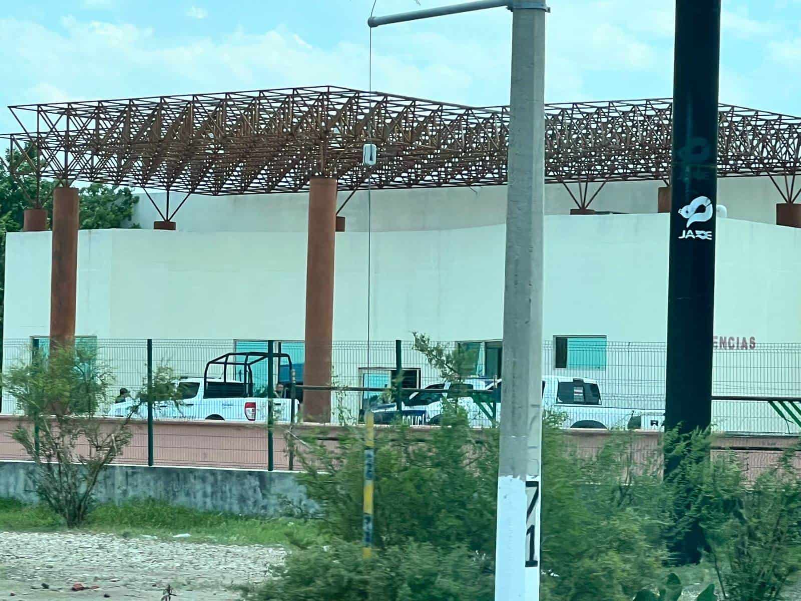 El albañil cayó de una altura de tres metros, fue trasladado al Hospital General.