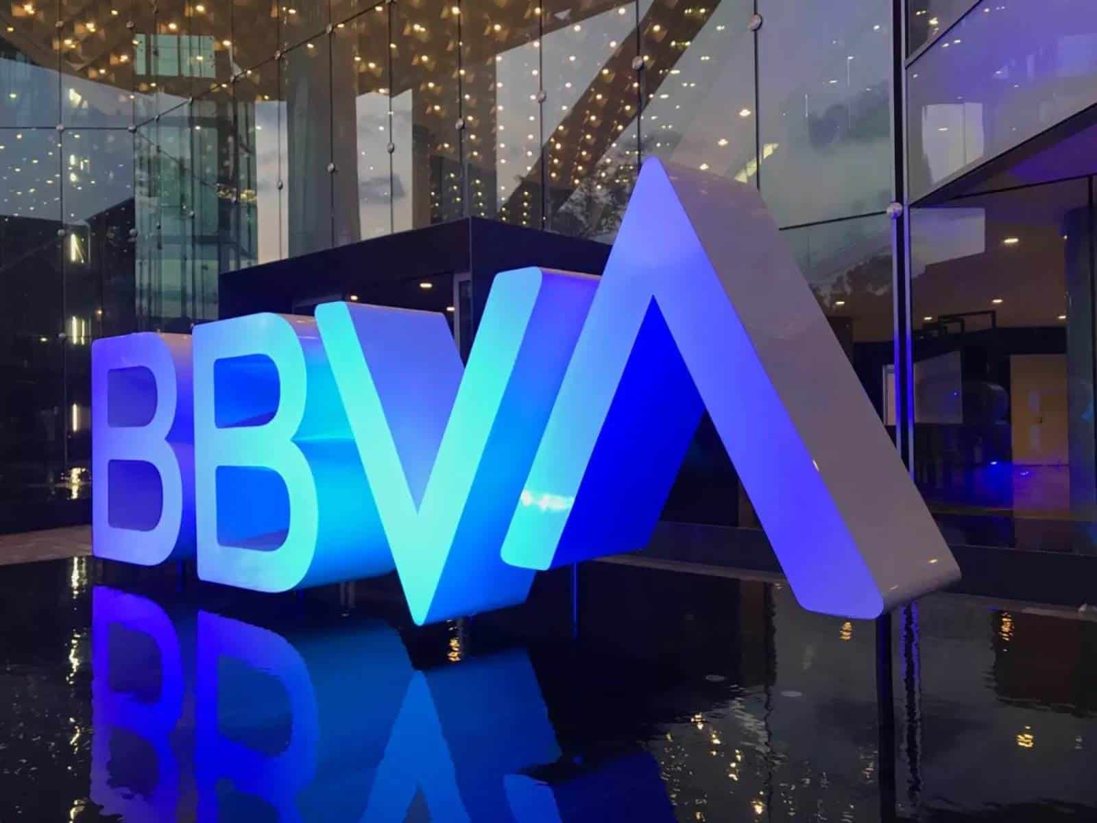 BBVA anuncia cierre masivo de cuentas; suspenderán servicios este día de mayo