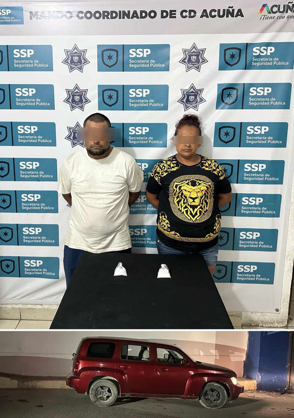 ¡Redada en las Calles! Pareja Capturada con Drogas