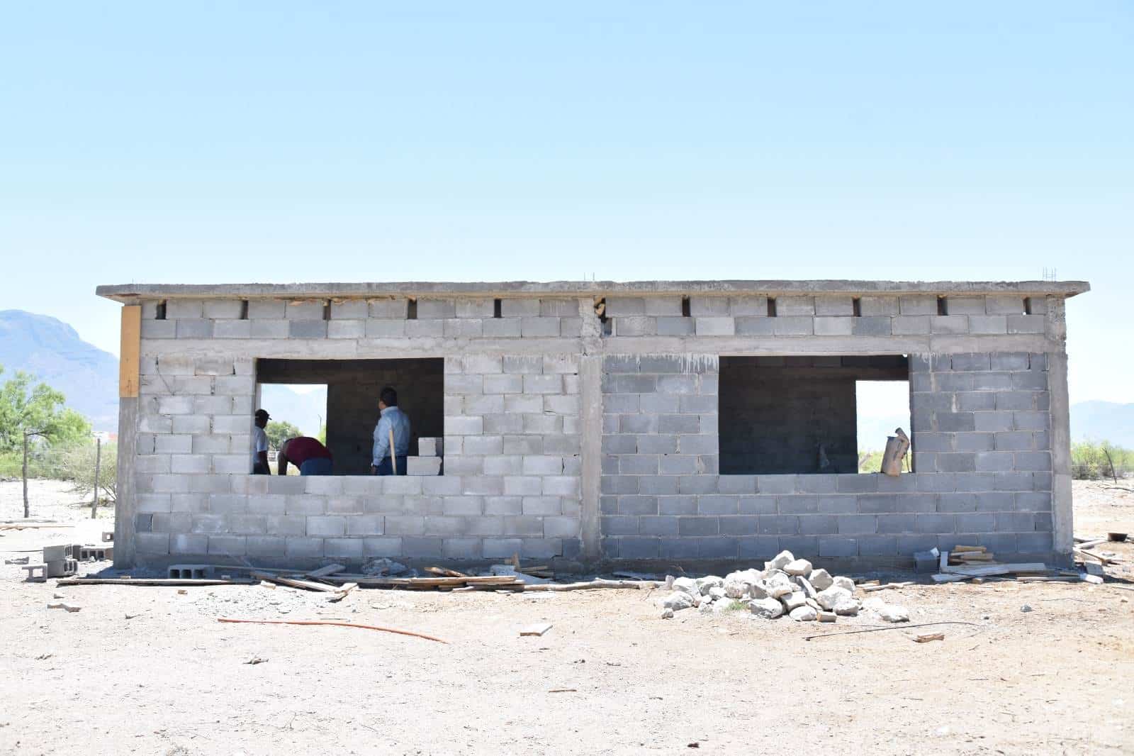 Construyen aula en el Ejido el Venado