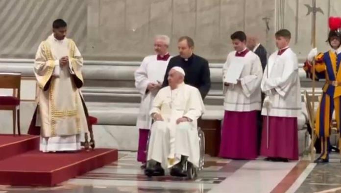 Párroco de Sabinas  se reúne con el Papa