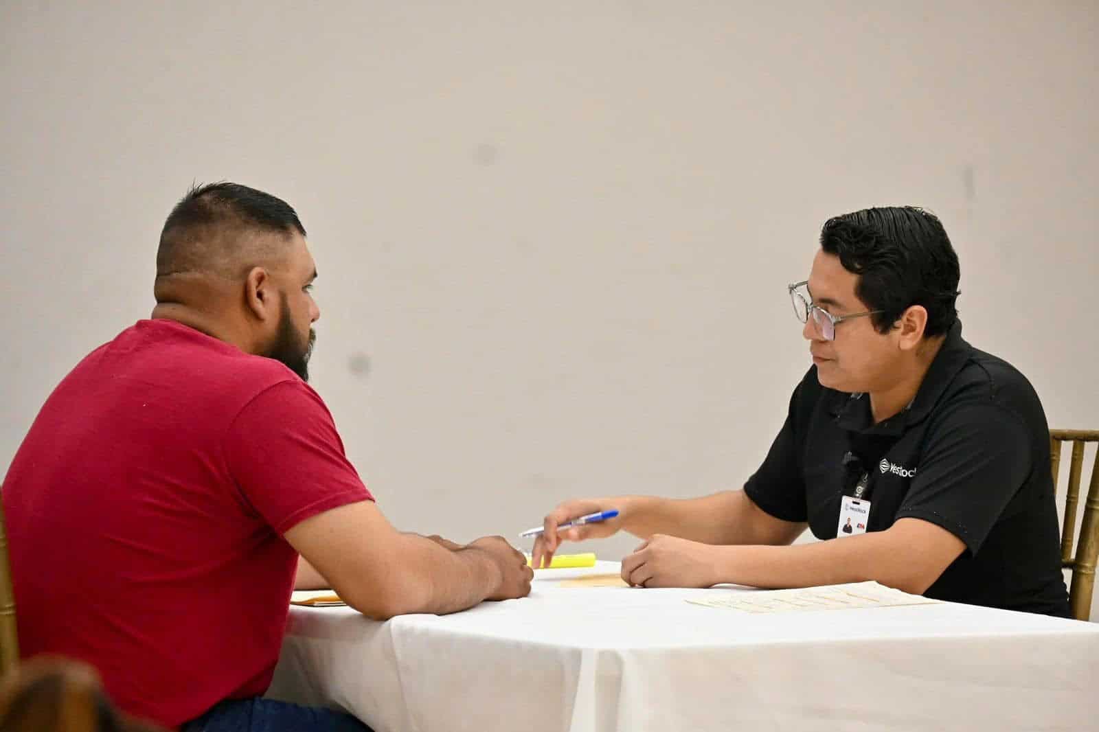 Fortalecen economía familiar en Nava con módulo de contratación