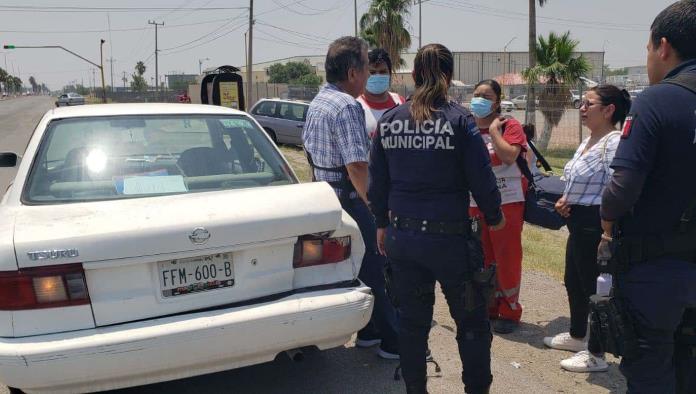 Camioneta Impacta Auto de Adulto Mayor y se Da a la fuga