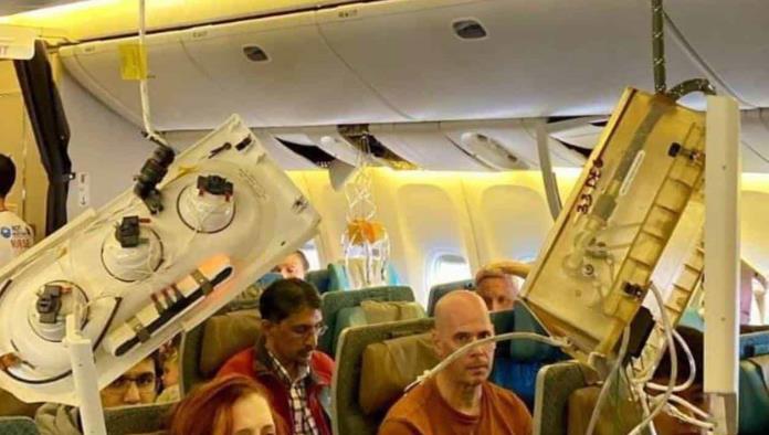 Potente turbulencia en avión cobra la vida de un pasajero