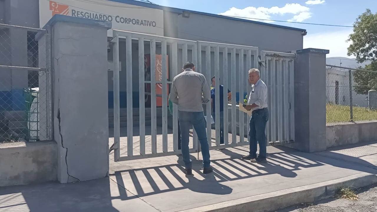 Despide AHMSA a personal con otro empleo