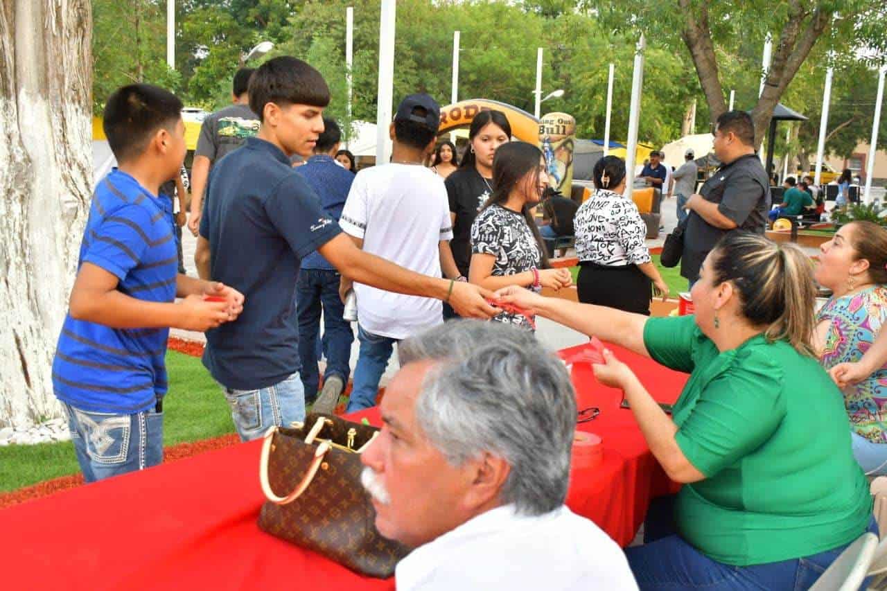 Celebran el Día del Estudiante con festejo en el Centro Histórico